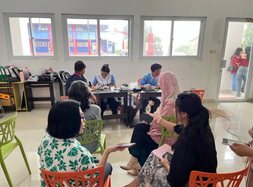 BEM dan HIMAFAR U-Prisma Gelar Pemeriksaan Kesehatan Gratis Bersama Siloam Hospitals untuk Civitas Akademika dan Masyarakat Sekitar